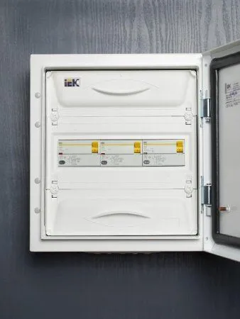 Выключатель дифференциальный (УЗО) ВД1-63 4п 40А 30мА тип AC | MDV10-4-040-030 | IEK — фото