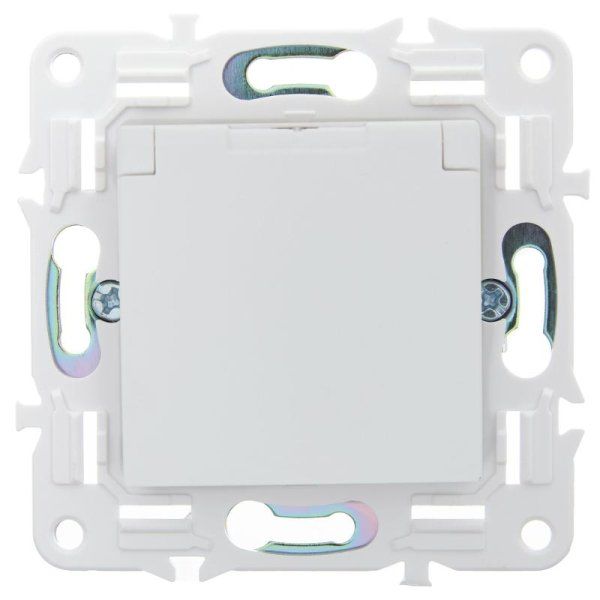 SKANDY Розетка з/к/ш кр. 16А IP44 SK-R11W арктический белый | SK-R16-16-44-K01 | IEK — фото