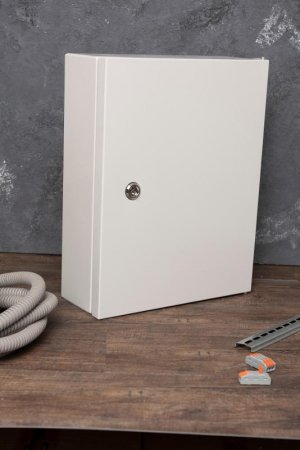 Щит распределительный навесной ЩРН-24 (ВхШхГ) 395х310х120мм IP54 Basic|mb24-24-bas|EKF — фото