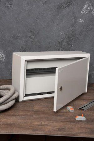 Щит распределительный навесной ЩРН-18М (ВхШхГ) 220х400х120мм IP31 PROxima | mb21-18m | EKF — фото